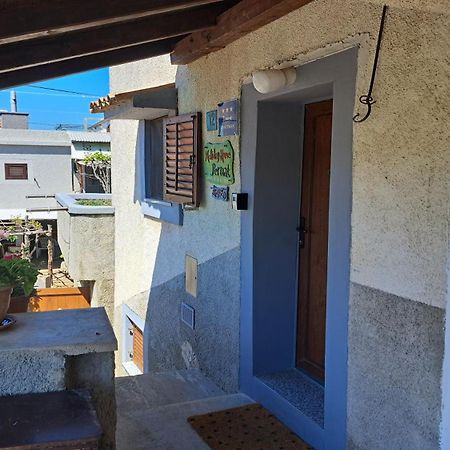 Holiday Home Pernat Bagian luar foto